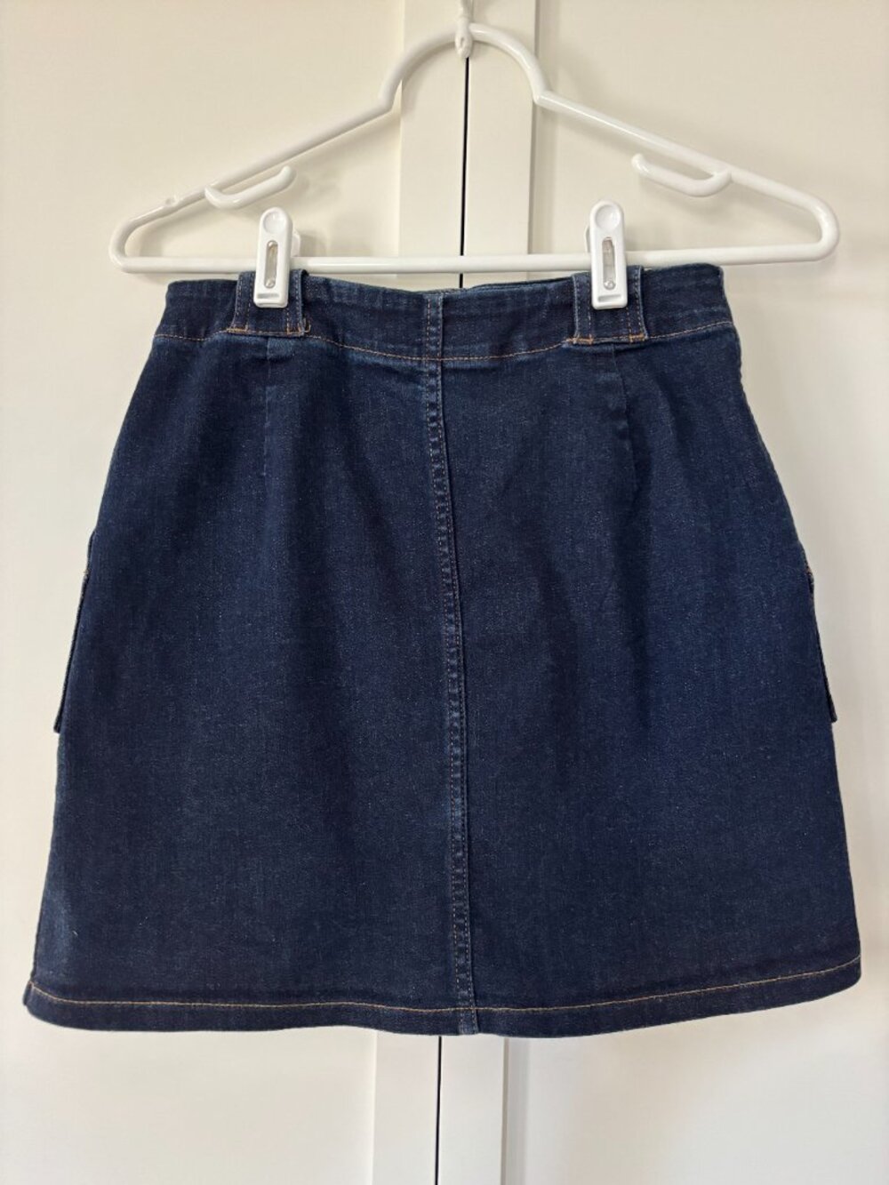 Banana Republic dark strech denim button front mini skirt (size 0) - Picture 4 of 6